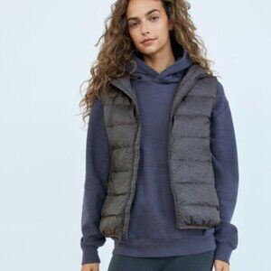 New! Aritzia Little Puff Vest Black Size Small